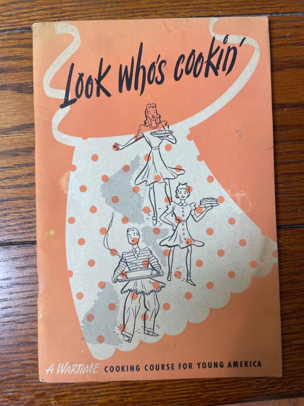 Look Whos Cookin Wartime Cooking Course Booklet 1943 Southern California Gas Co.